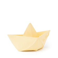 Charger l&#39;image dans la galerie, Bateau origami vanille - Jouet de bain-2-Oli &amp; Carol-Nos idées cadeaux pour enfant à chaque âge