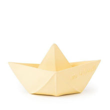 Charger l&#39;image dans la galerie, Bateau origami vanille - Jouet de bain-Jouets-Oli &amp; Carol-Disponible chez Graffiti, la librairie des petits