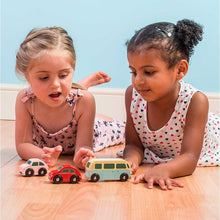 Charger l&#39;image dans la galerie, Set de voitures retro - 3 petits véhicules en bois-2-Le Toy Van-Nos idées cadeaux pour enfant à chaque âge