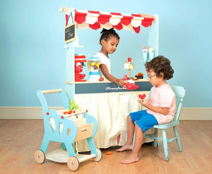 Présentoir à gâteaux 3 étages-4-Le Toy Van-Nos idées cadeaux pour enfant à chaque âge