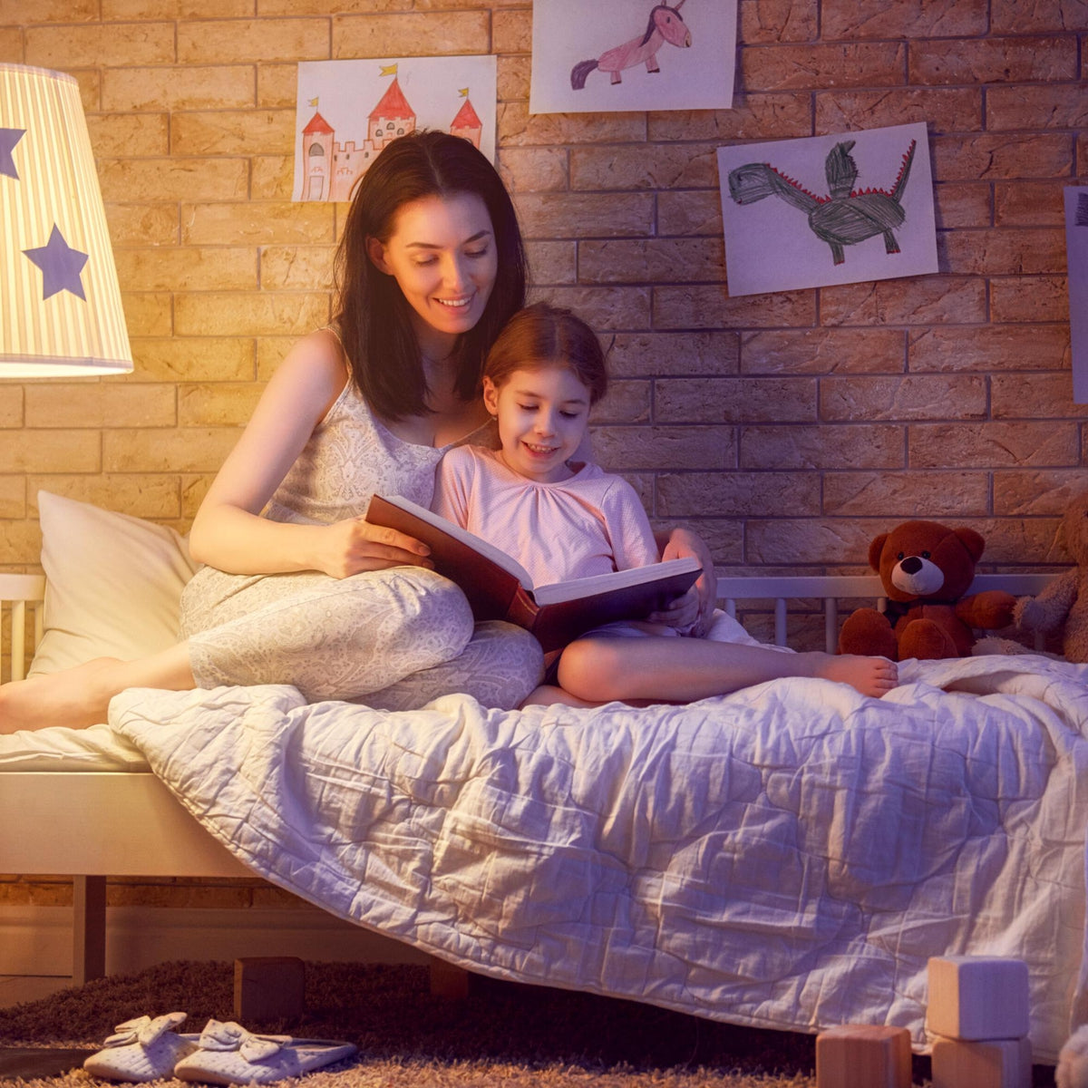 A partir de quel âge lire une histoire le soir aux enfants ?