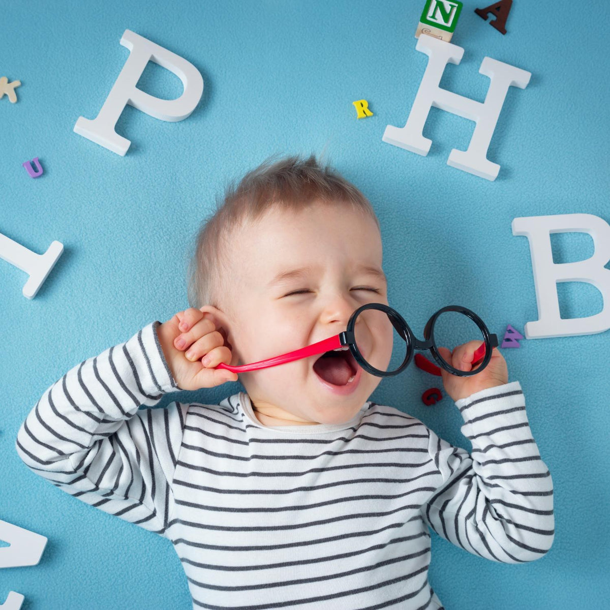 A quel âge un bébé prononce ses premiers mots 
