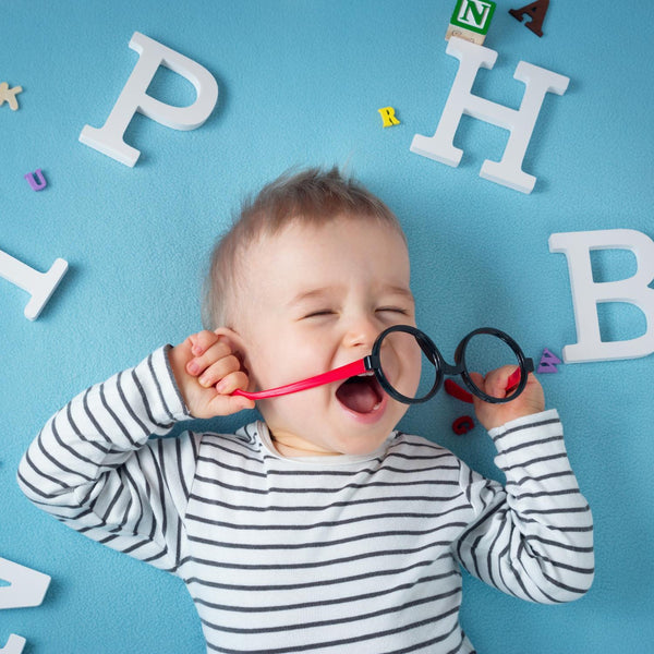 A quel âge un bébé prononce ses premiers mots ?