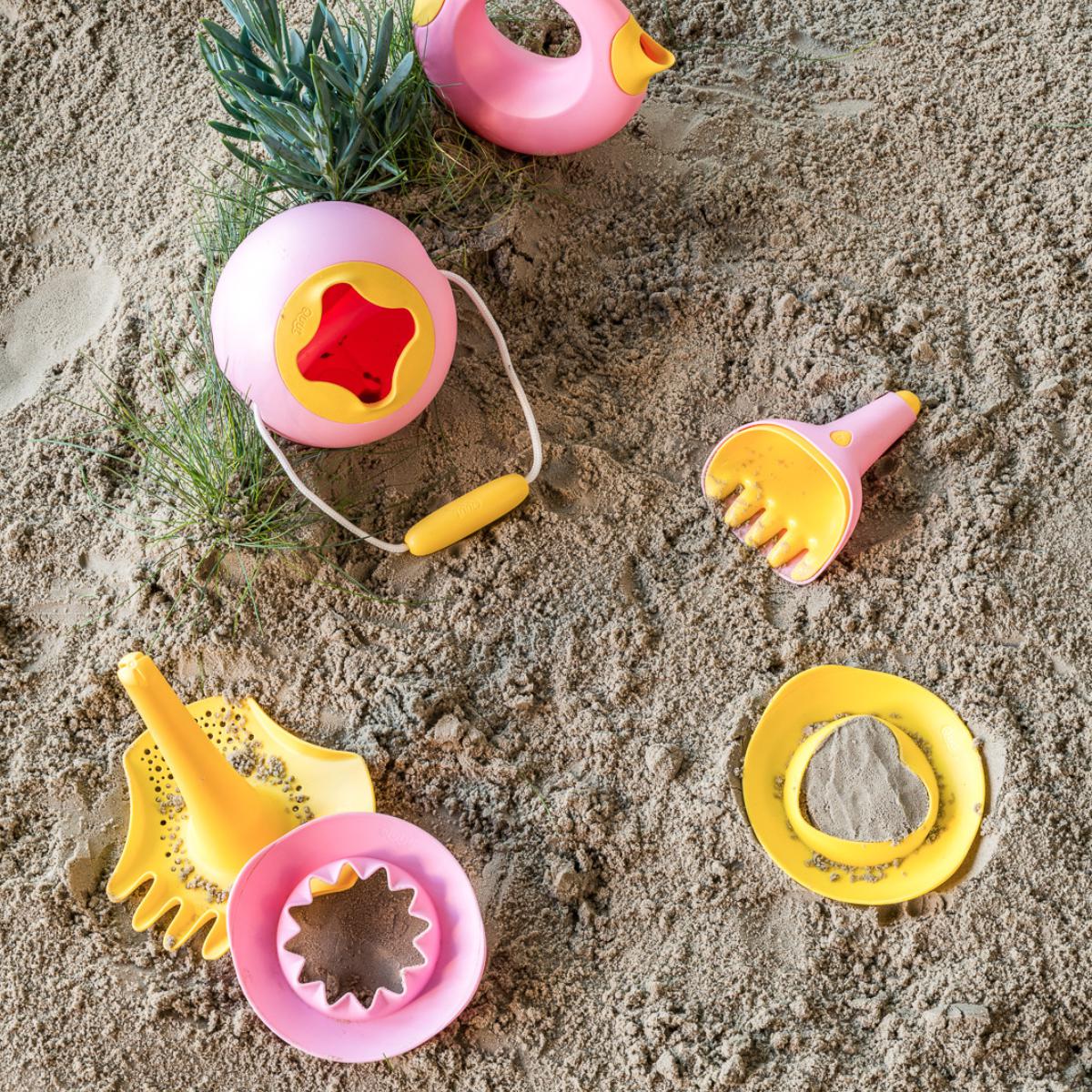 Jeux d'extérieur pour enfant: jouets de plage et de jardin