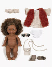 Charger l&#39;image dans la galerie, Ma valise d&#39;antan - Coffret cadeau avec 1 poupée petite fille Charlie et ses accessoires - Thème Bohemian Chic