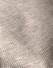 Charger l&#39;image dans la galerie, Dessous fille en maille côtelée couleur beige chiné - Collection Les p&#39;tits basiques - Sous-vêtements pour poupée et poupon - Minikane - Aperçu couleur et matière