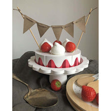 Charger l&#39;image dans la galerie, Décoration anniversaire - Gâteau à la fraise à découper - Dinette en bois - Jabadabado