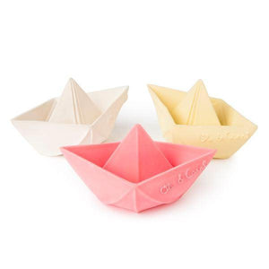 Bateau origami rose - Jouet de bain-5-Oli & Carol-Nos idées cadeaux pour enfant à chaque âge