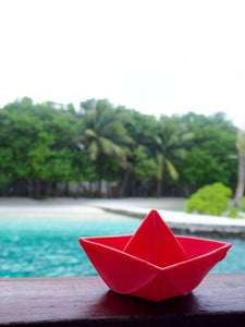 Bateau origami rose - Jouet de bain-4-Oli & Carol-Nos idées cadeaux pour enfant à chaque âge