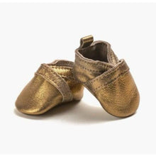 Charger l&#39;image dans la galerie, Mini slippers en cuir mordoré - Accessoire pour poupée et poupon - Minikane