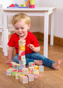 Blocs en bois ABC - 30 pièces - Petilou-2-Le Toy Van-Nos idées cadeaux pour enfant à chaque âge