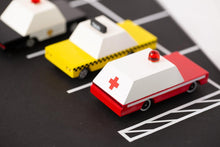 Charger l&#39;image dans la galerie, Petite voiture en bois - Ambulance - Candylab