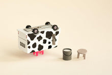 Charger l&#39;image dans la galerie, Petite voiture en bois  - Camion à lait - Candylab