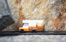 Charger l&#39;image dans la galerie, Petite voiture en bois - Camping-car Arizona - Candylab