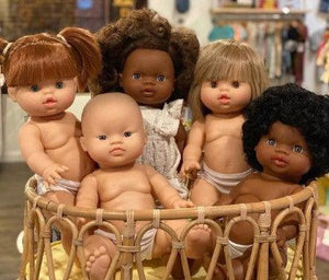 Poupon petit garçon d'Asie aux yeux clairs - Collection Les poupées Gordis - Minikane