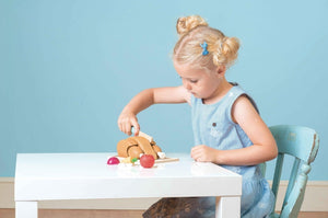 Poulet à découper et ses petits légumes-4-Le Toy Van-Nos idées cadeaux pour enfant à chaque âge