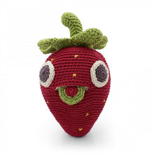 Charger l&#39;image dans la galerie, Georges Strawberry - Boîte à musique fraise en crochet coton bio - Myum - idée de cadeau de naissance original