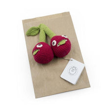 Charger l&#39;image dans la galerie, Les Soeurs Cerises - Hochet pour bébé en crochet coton bio - Myum - idée de cadeau de naissance original