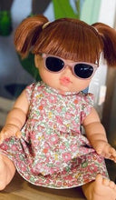 Charger l&#39;image dans la galerie, Lunettes de soleil Kelly - Accessoire pour poupée et poupon - Minikane