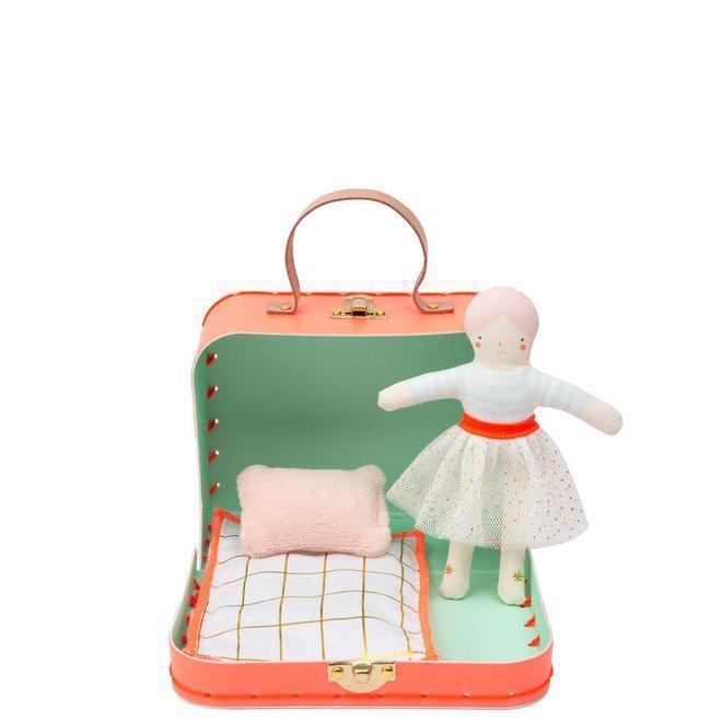 Maison de Matilda - Valise avec mini poupée-Meri Meri-Nos idées cadeaux pour enfant à chaque âge