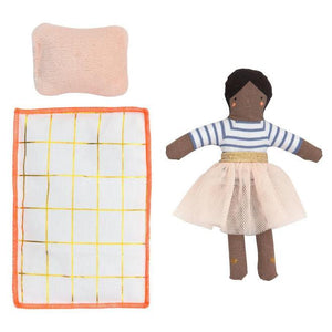 Maison de Ruby - Valise avec mini poupée-4-Meri Meri-Nos idées cadeaux pour enfant à chaque âge