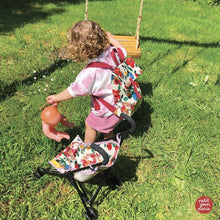 Charger l&#39;image dans la galerie, Promenade au jardin - Poussette pour poupée et poupon - Le petit Lucas du Tertre - Hibiscus - Petit jour