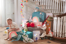 Charger l&#39;image dans la galerie, Maison de Matilda - Valise avec mini poupée-7-Meri Meri-Nos idées cadeaux pour enfant à chaque âge